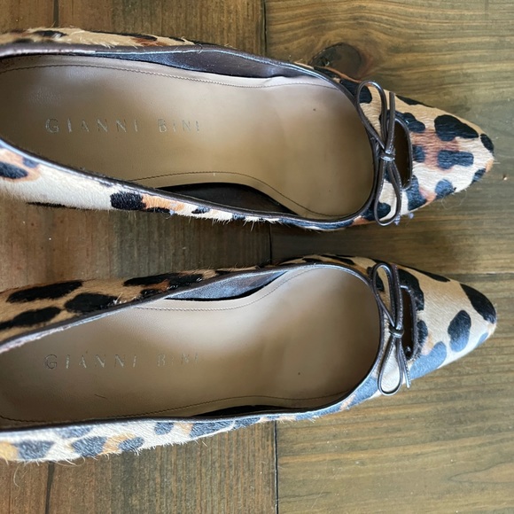 Shoe - Picture 3 of 3